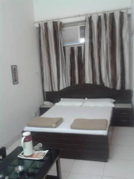 Pal Avadh Lucknow