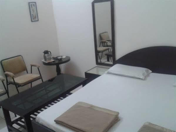 Pal Avadh Hotel Lucknow